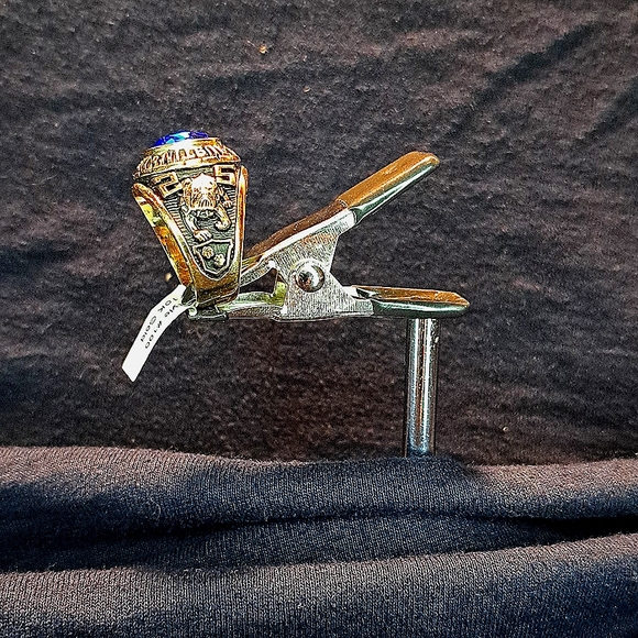 Class ring - Picture 3 of 5